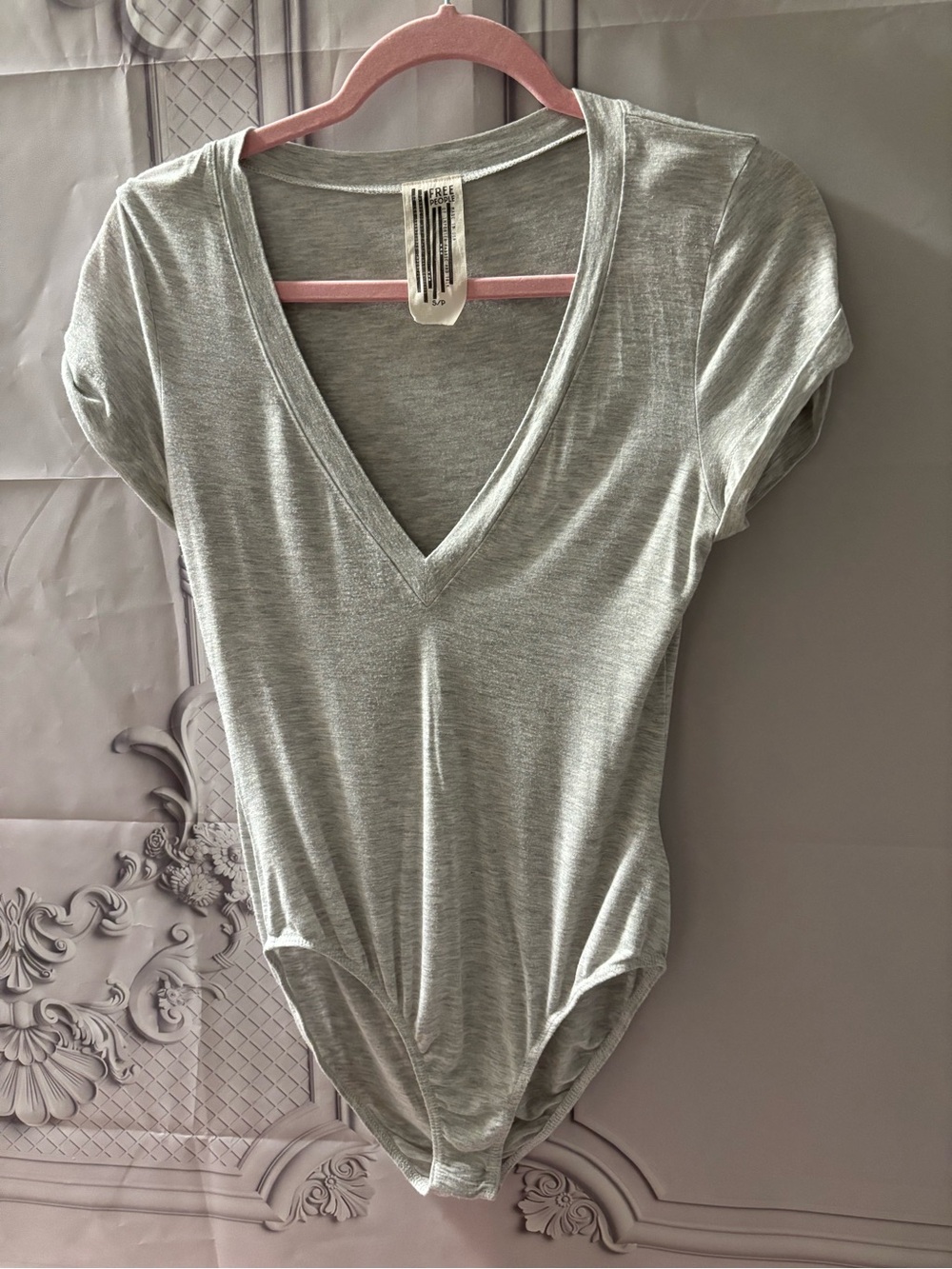 Free People Women’s V-Neck Short Sleeve Bodysuit - Light Gray, Size S/P